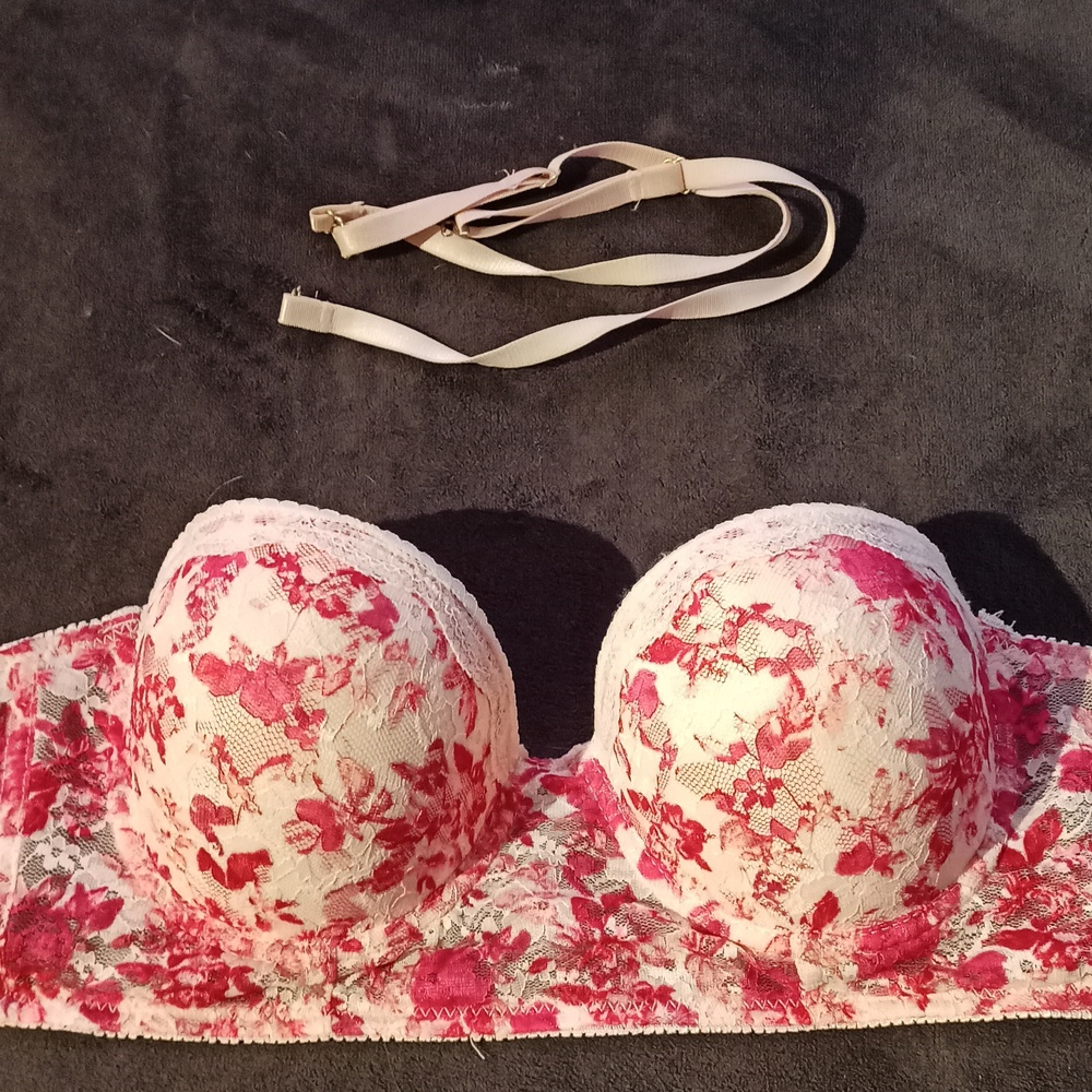 Jessica Simpson push up bra